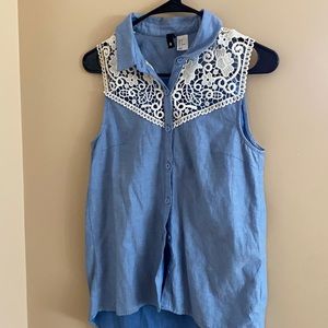 Denim sleeveless shirt